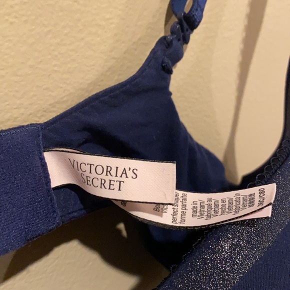 Victoria’s Secret Bra Size 36C Navy w/ silver trim - Picture 4 of 8